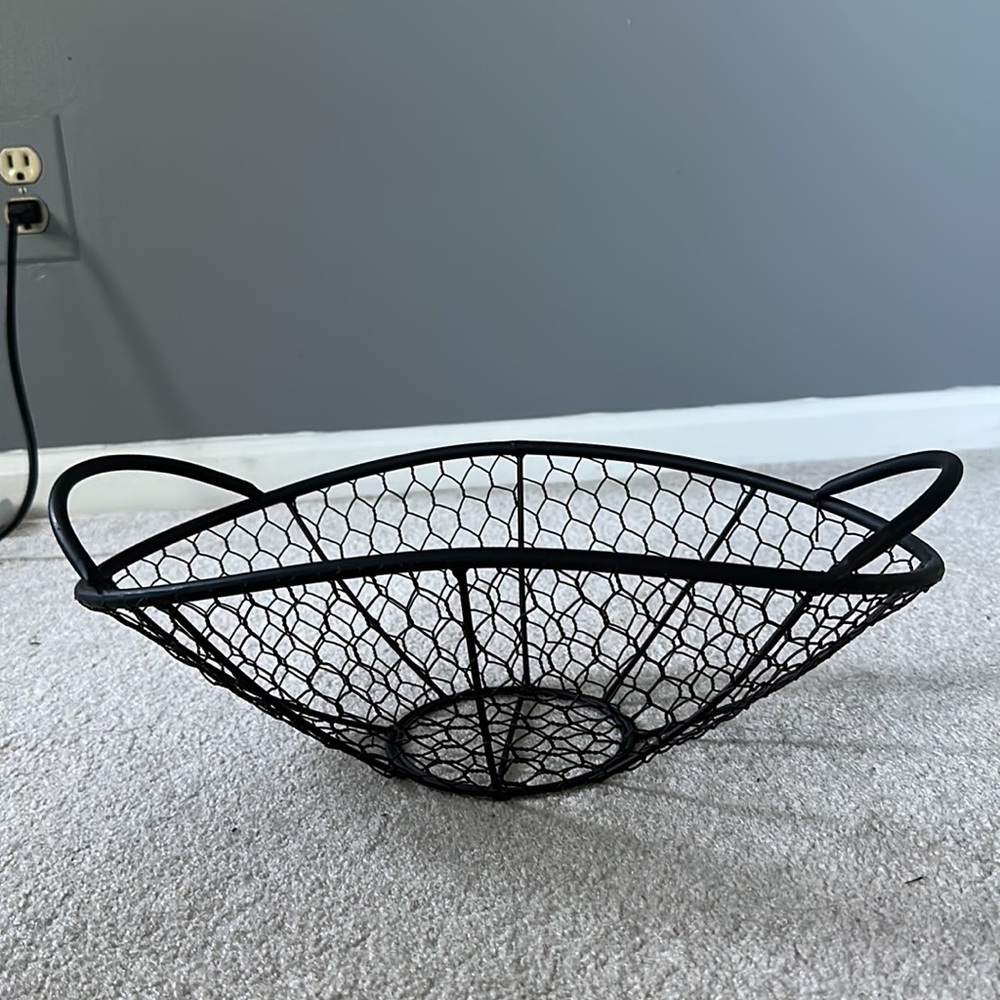 Kirkland’s Chicken Wire Bowl